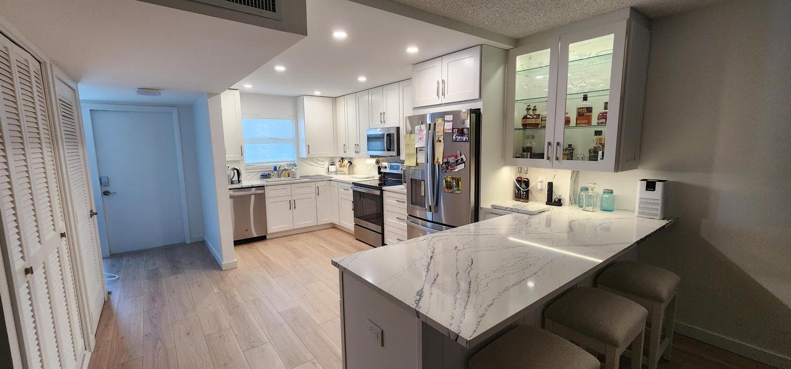 299 N Riverside Drive 604 photo 5