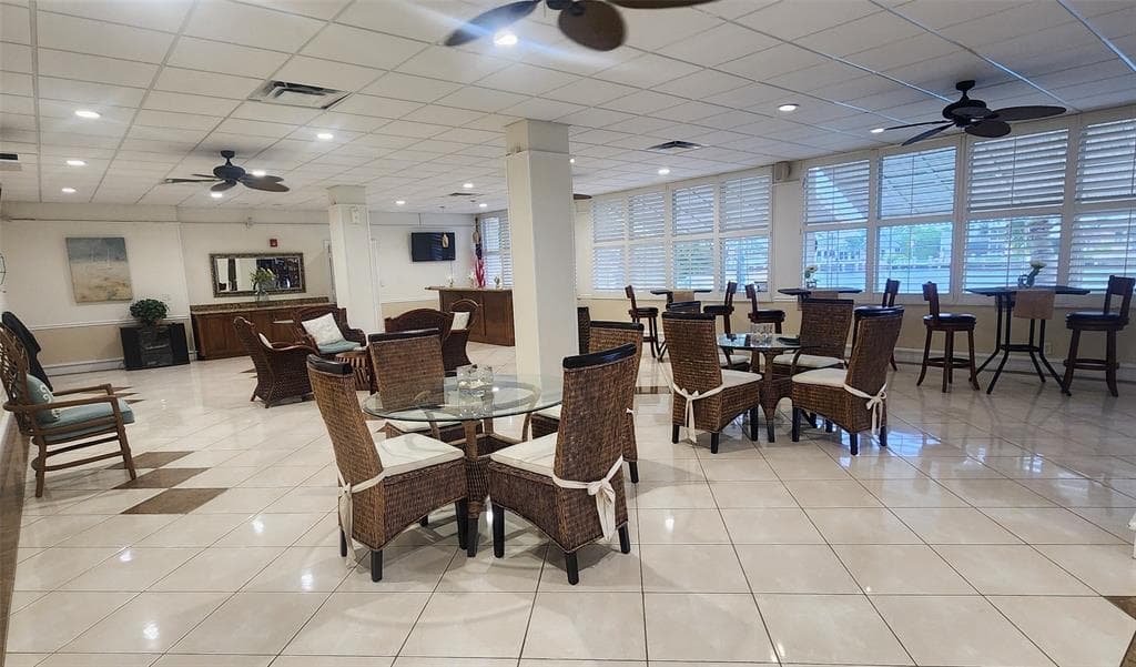 299 N Riverside Drive 604 photo 24