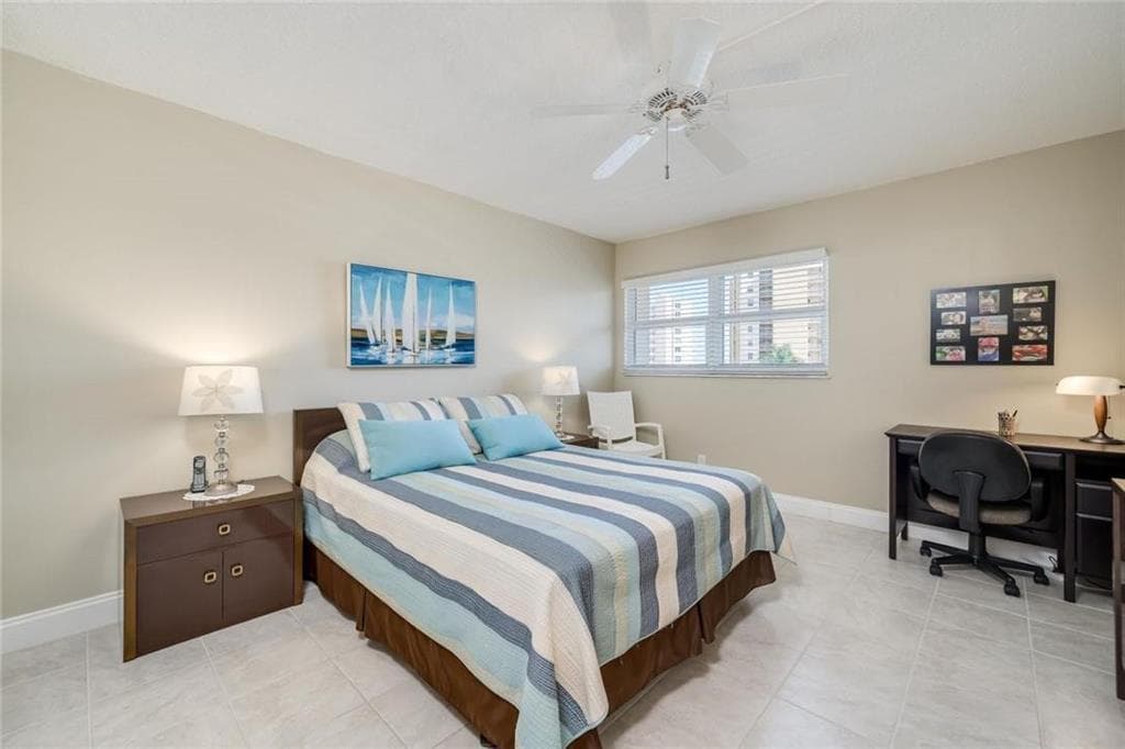 299 N Riverside Drive 604 photo 19