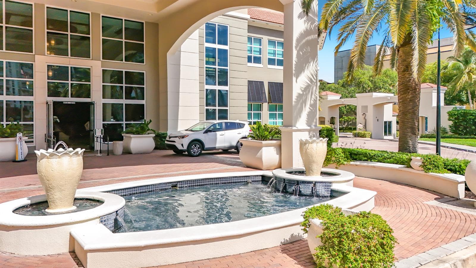610 W Las Olas Boulevard 1819n photo 5