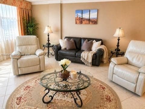 3725 S Ocean Dr 1124 photo 1