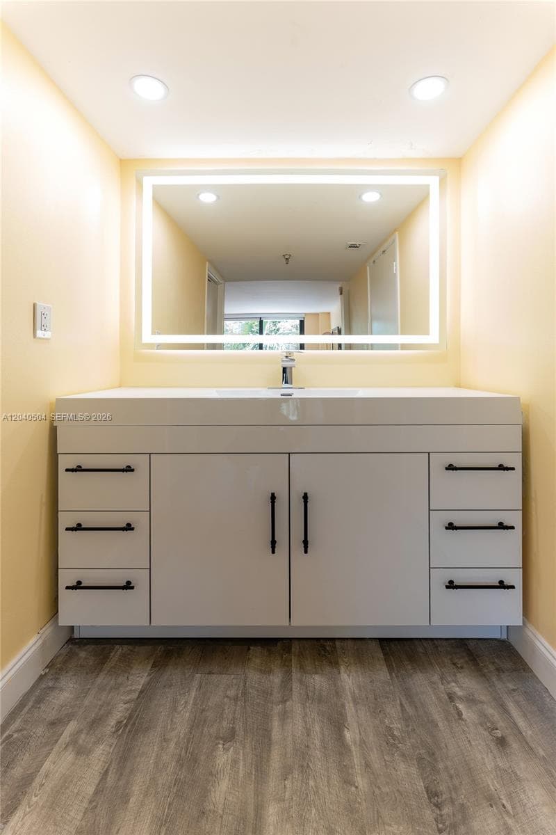 290 174th St 318 photo 25