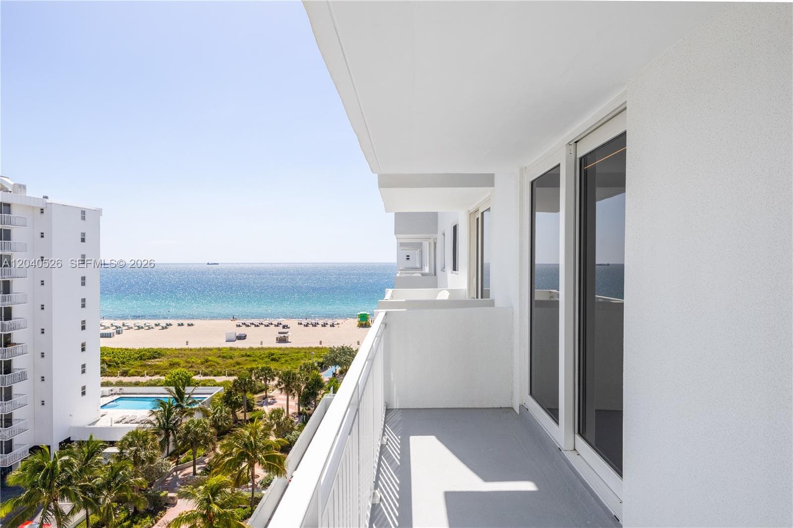345 Ocean Dr 924 photo 2