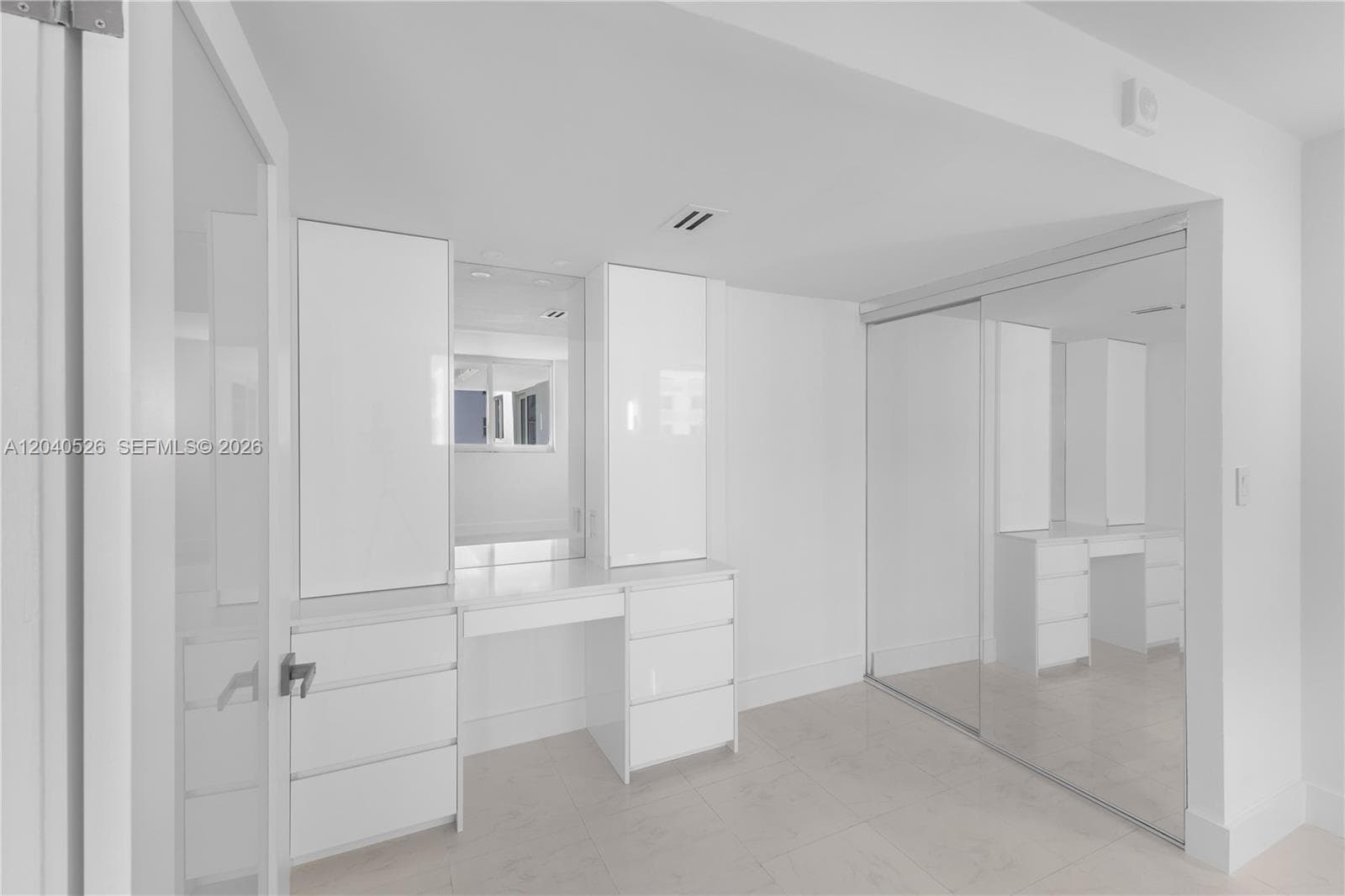 345 Ocean Dr 924 photo 15