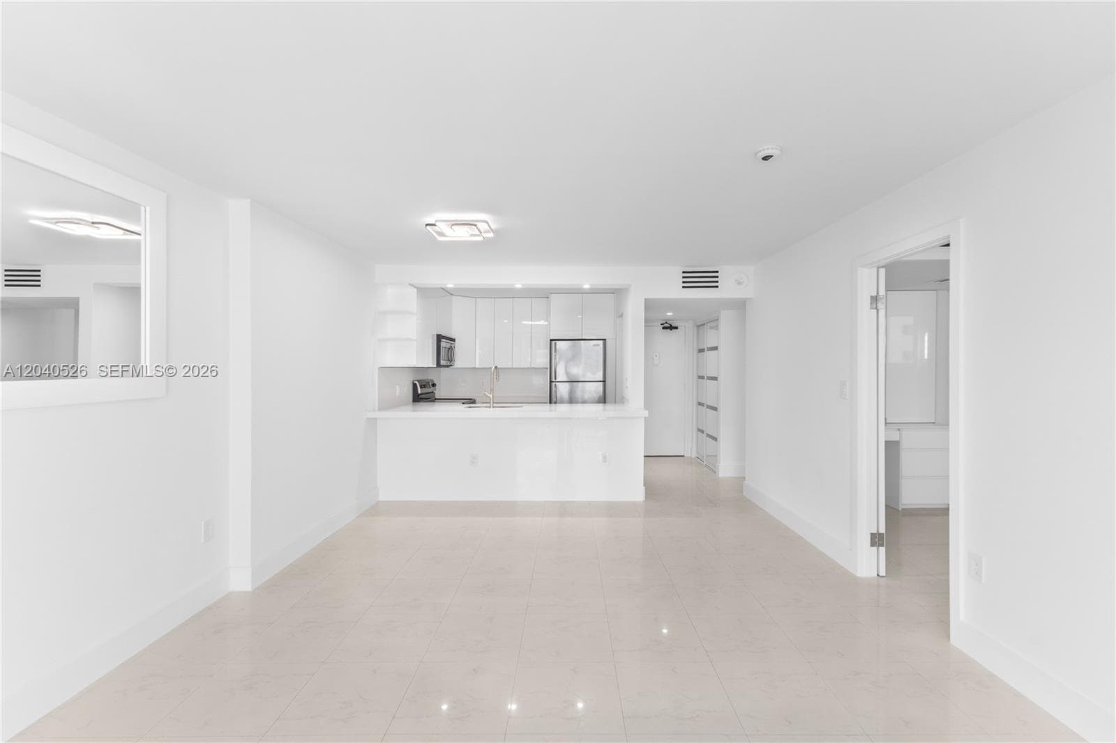 345 Ocean Dr 924 photo 8