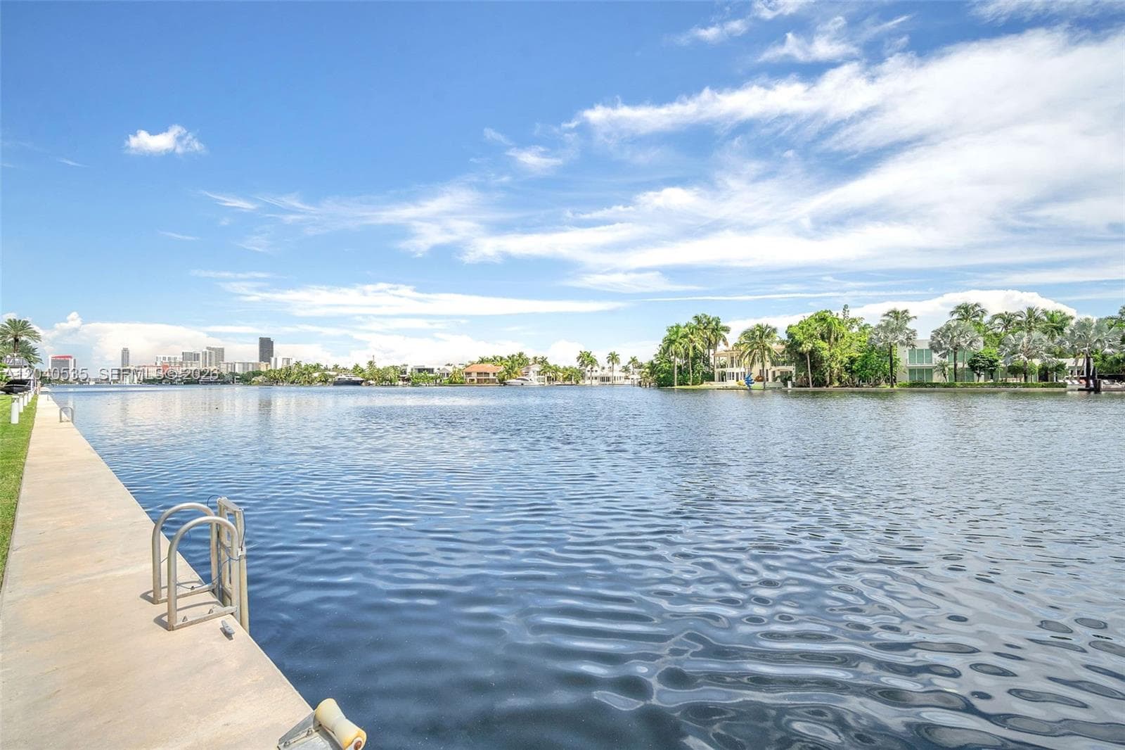 20191 E Country Club Dr 1805 photo 12