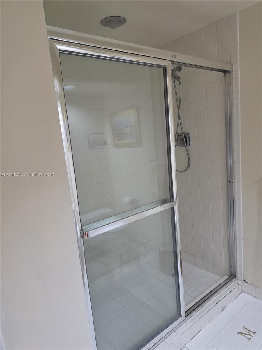 20191 E Country Club Dr 1805 photo 24