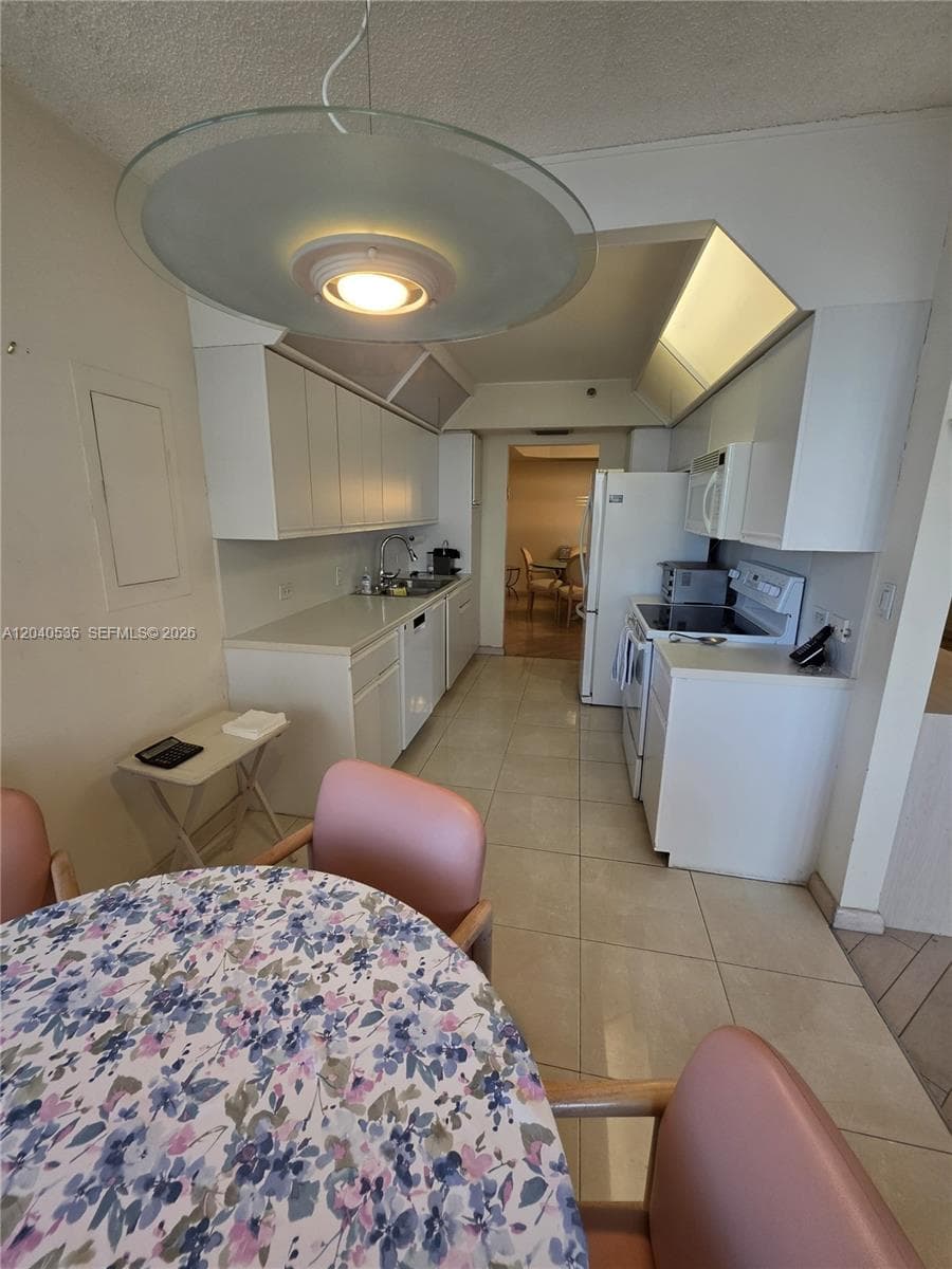 20191 E Country Club Dr 1805 photo 19