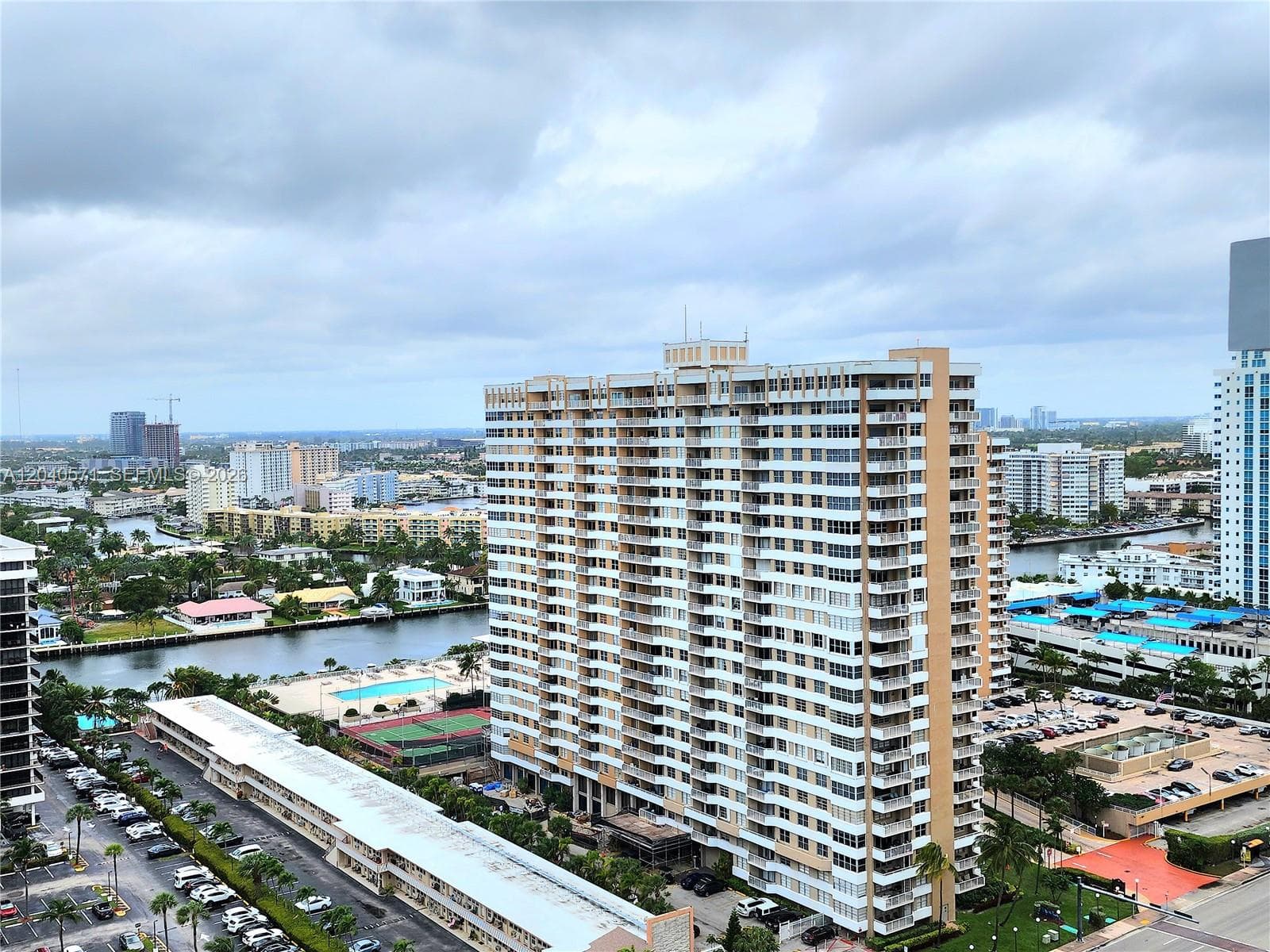 2030 S Ocean Dr 2204 photo 3