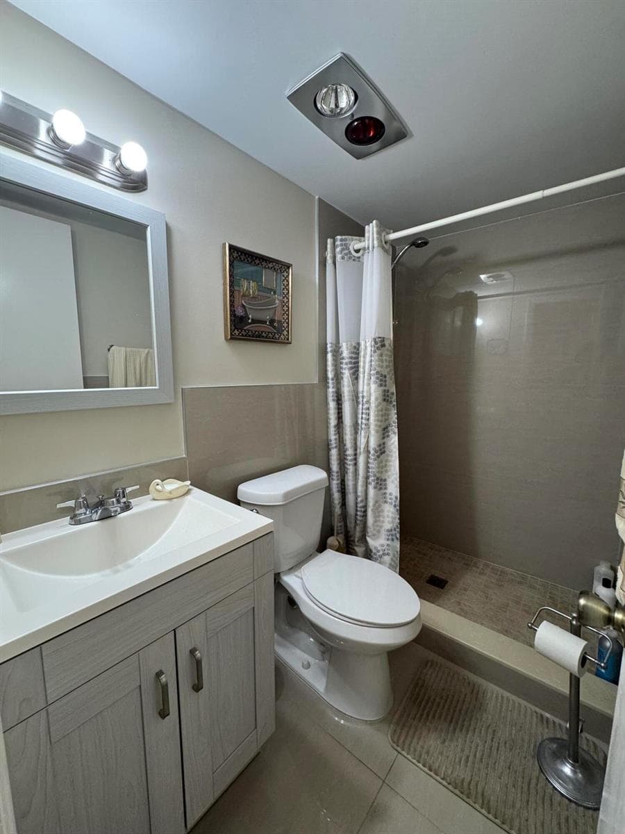 12024 W Greenway Drive 106 photo 19