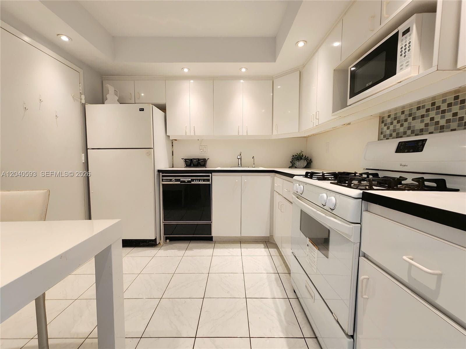 2030 S Ocean Dr 401 photo 8