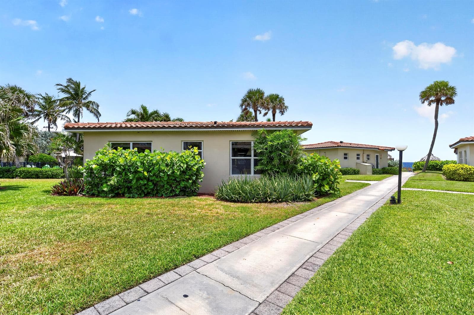 1225 Hillsboro Mile Villa H2 photo 15