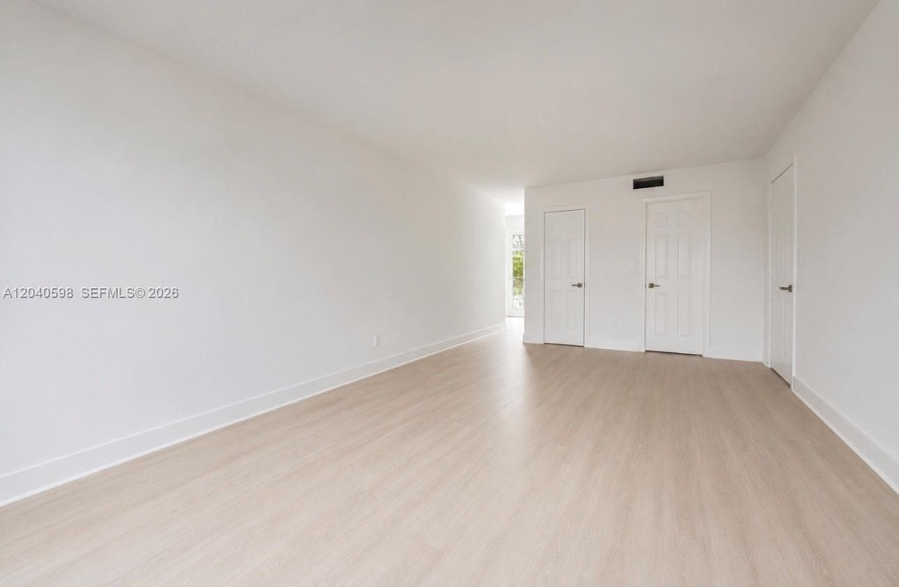 1893 S Ocean Dr 601 photo 9