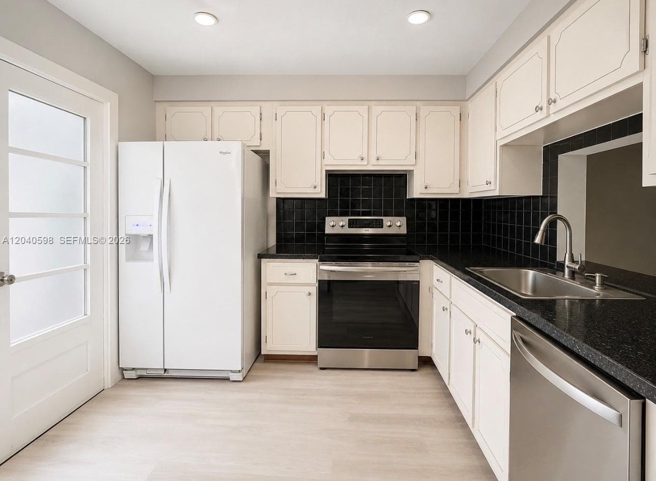 1893 S Ocean Dr 601 photo 4