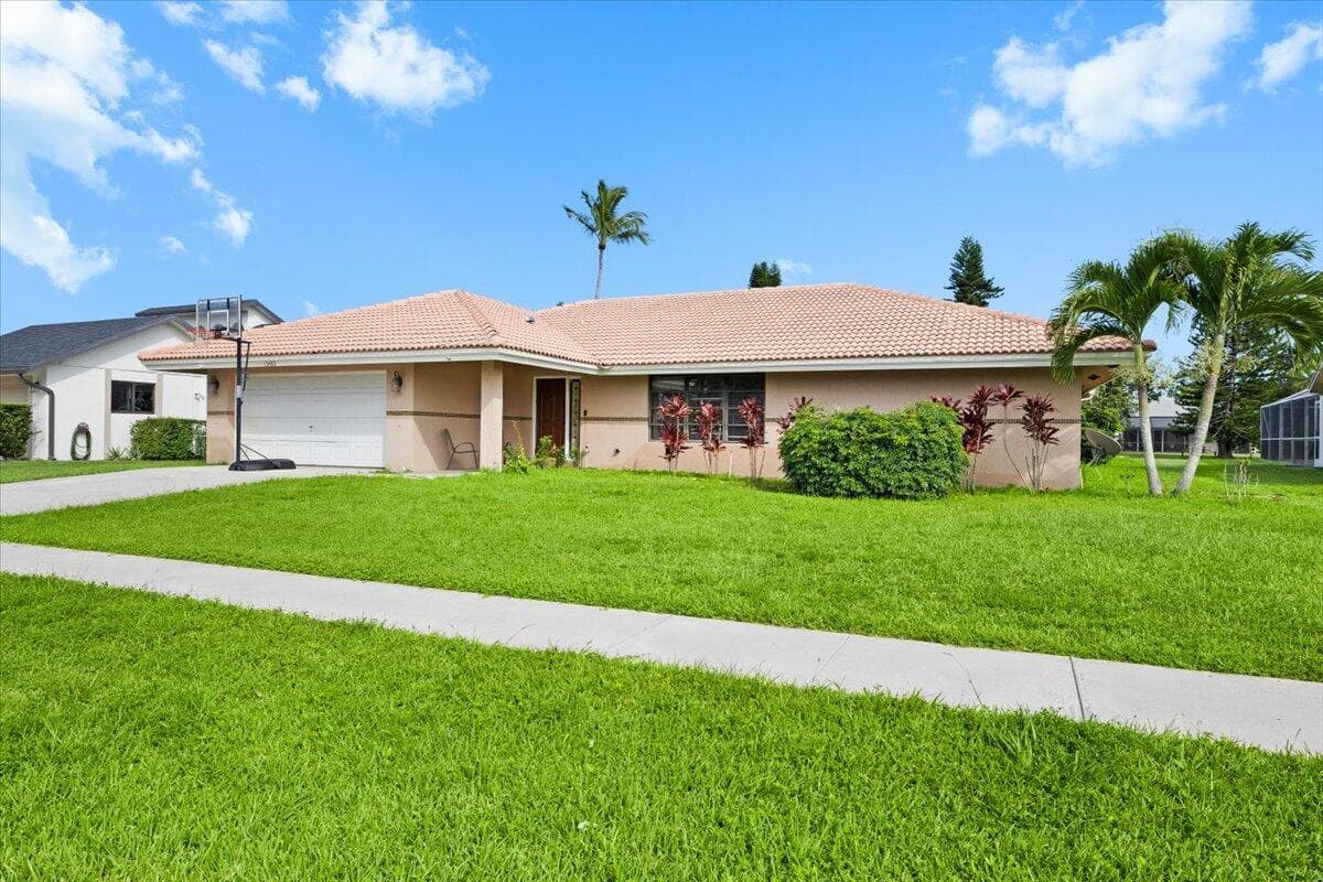 13482 Columbine Avenue photo 5