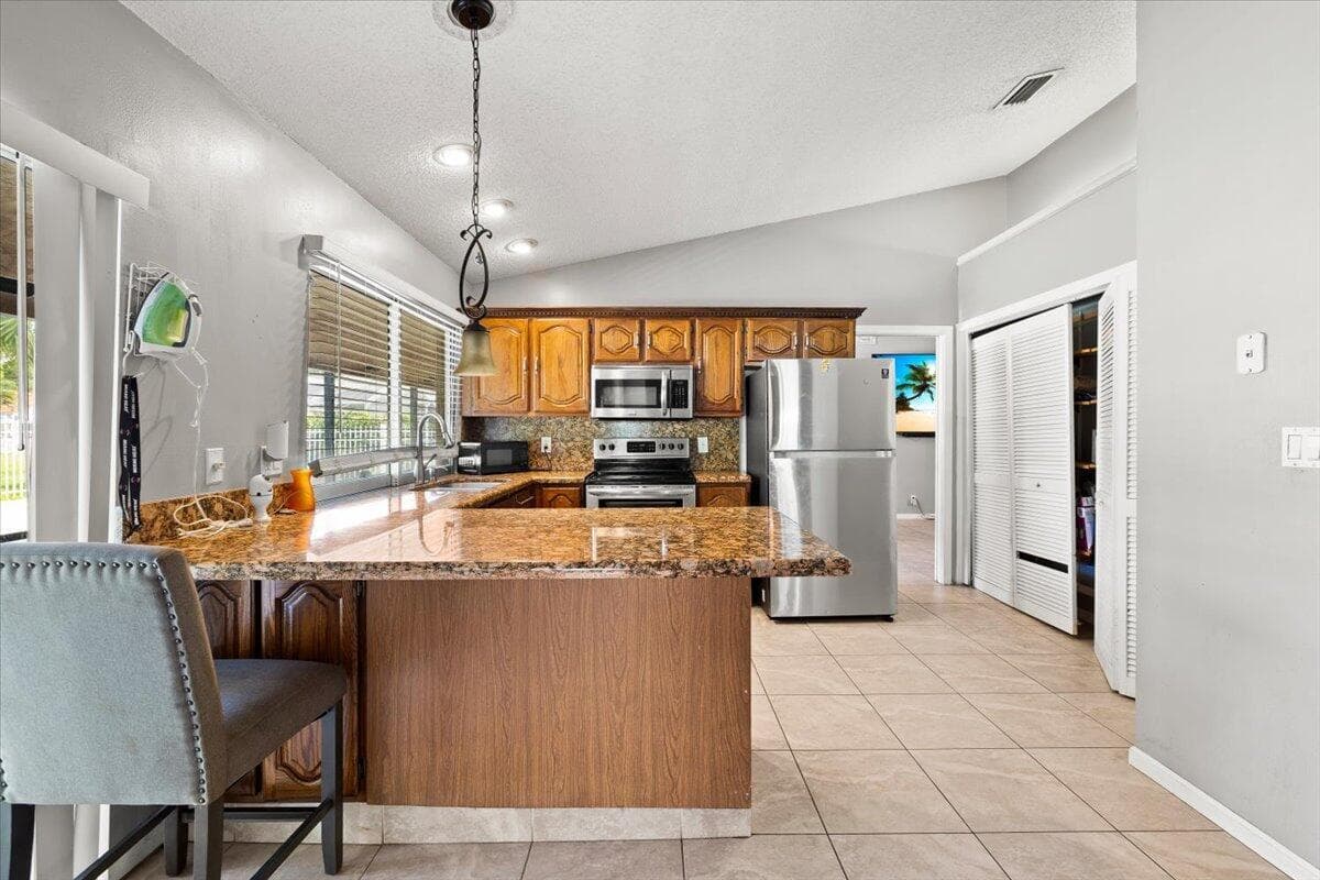 13482 Columbine Avenue photo 10