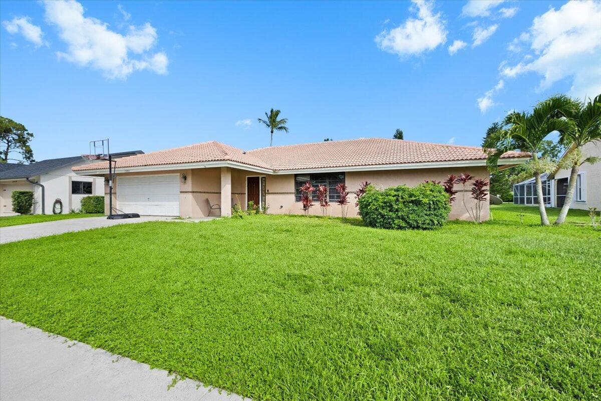 13482 Columbine Avenue photo 4