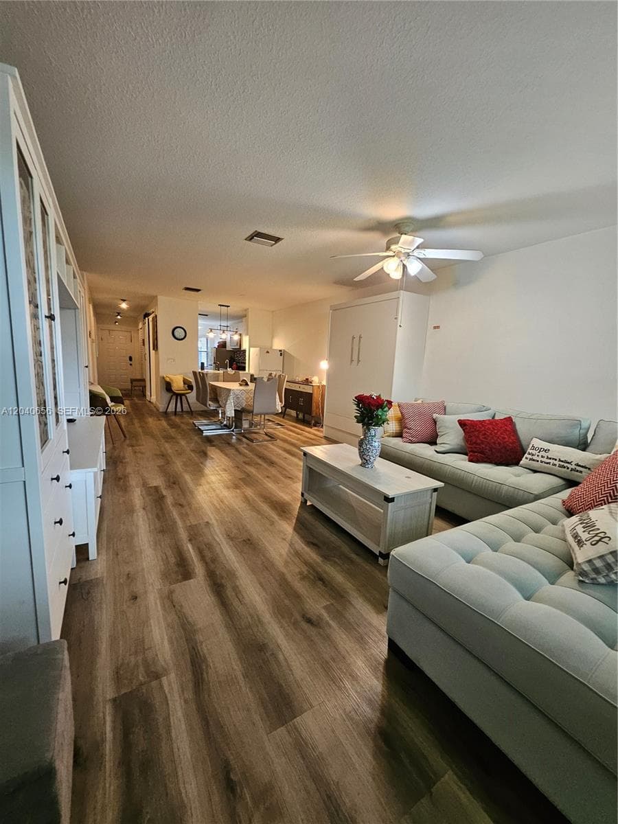 3015 SW 21st Ter 371B photo 3