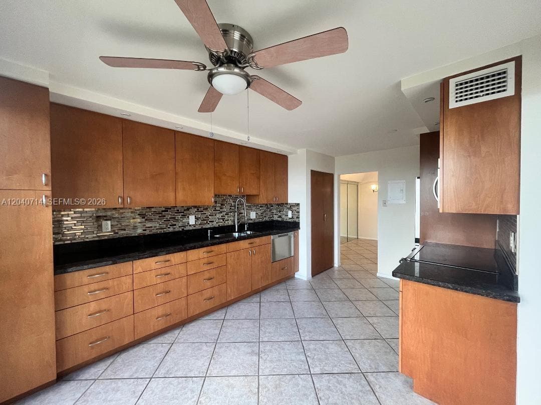 1901 N Ocean Blvd 7E photo 8