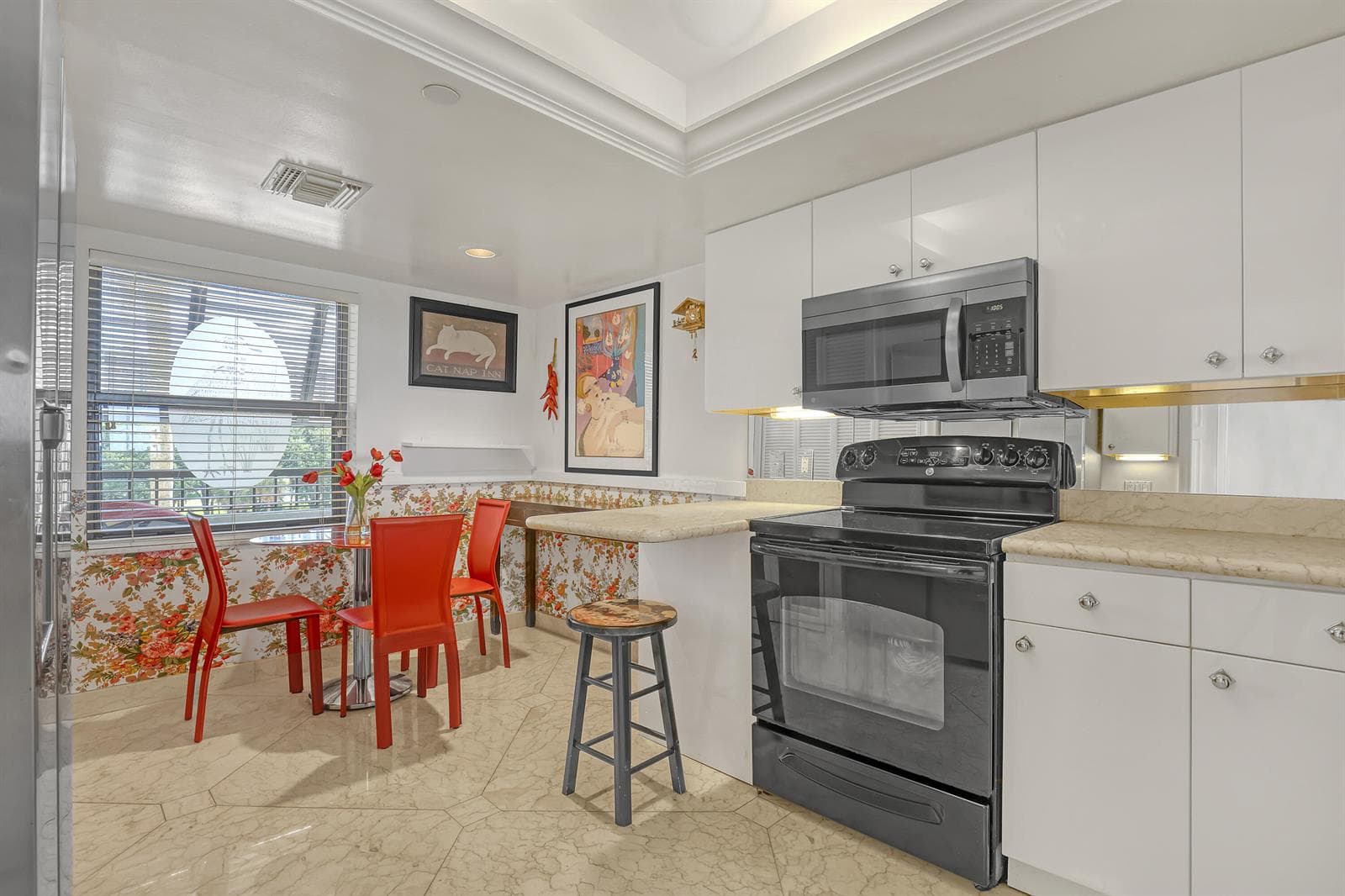 356 Golfview Road 403 photo 8