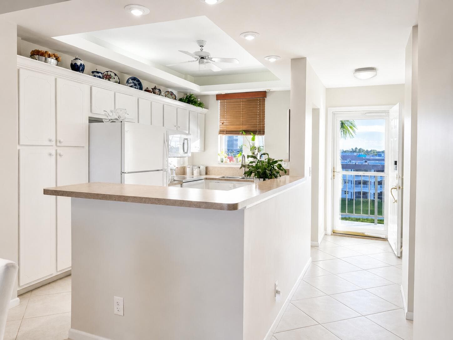 100 Paradise Harbour Boulevard 506 photo 1