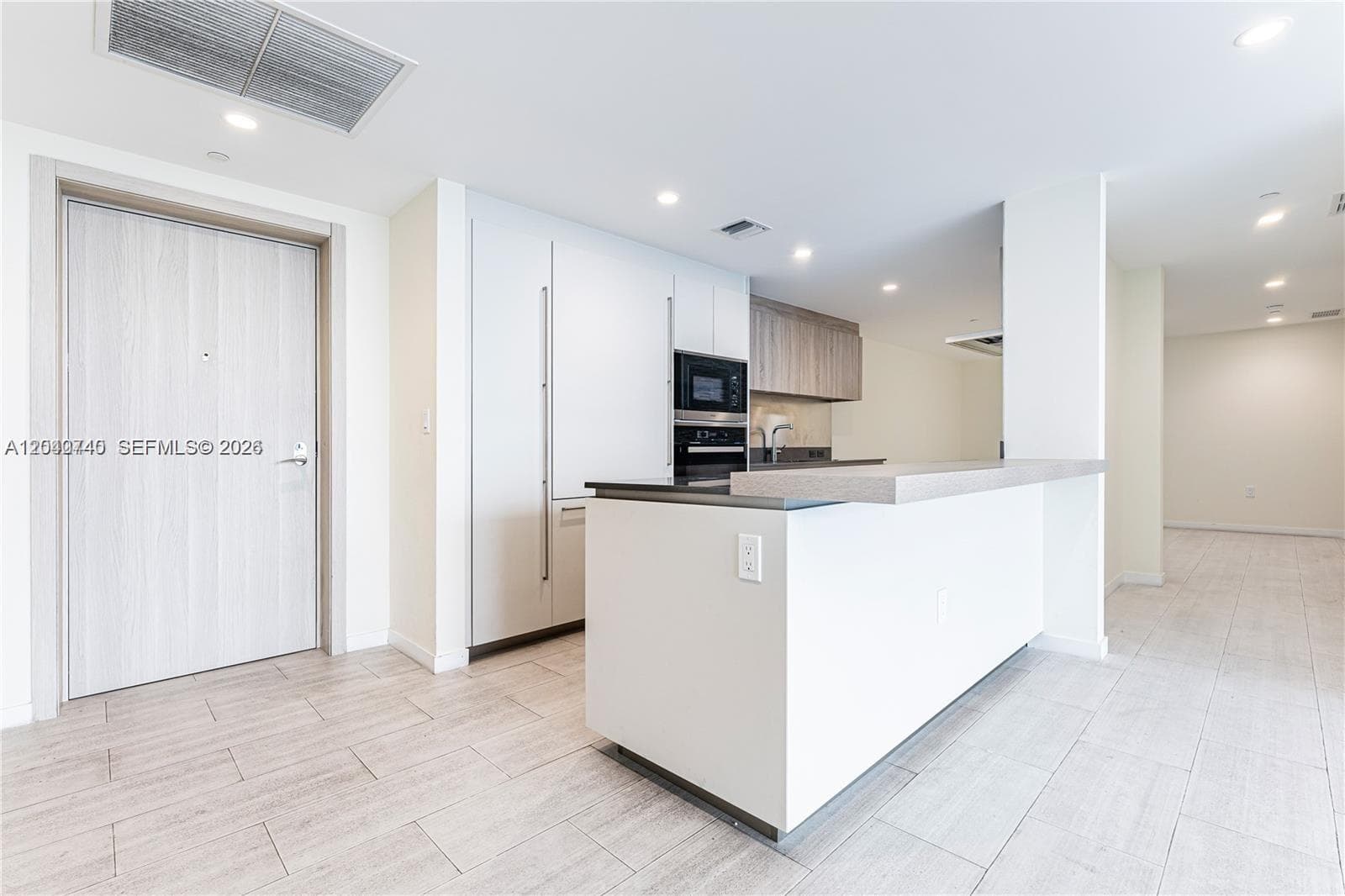 1000 Brickell Plz 4906 photo 7