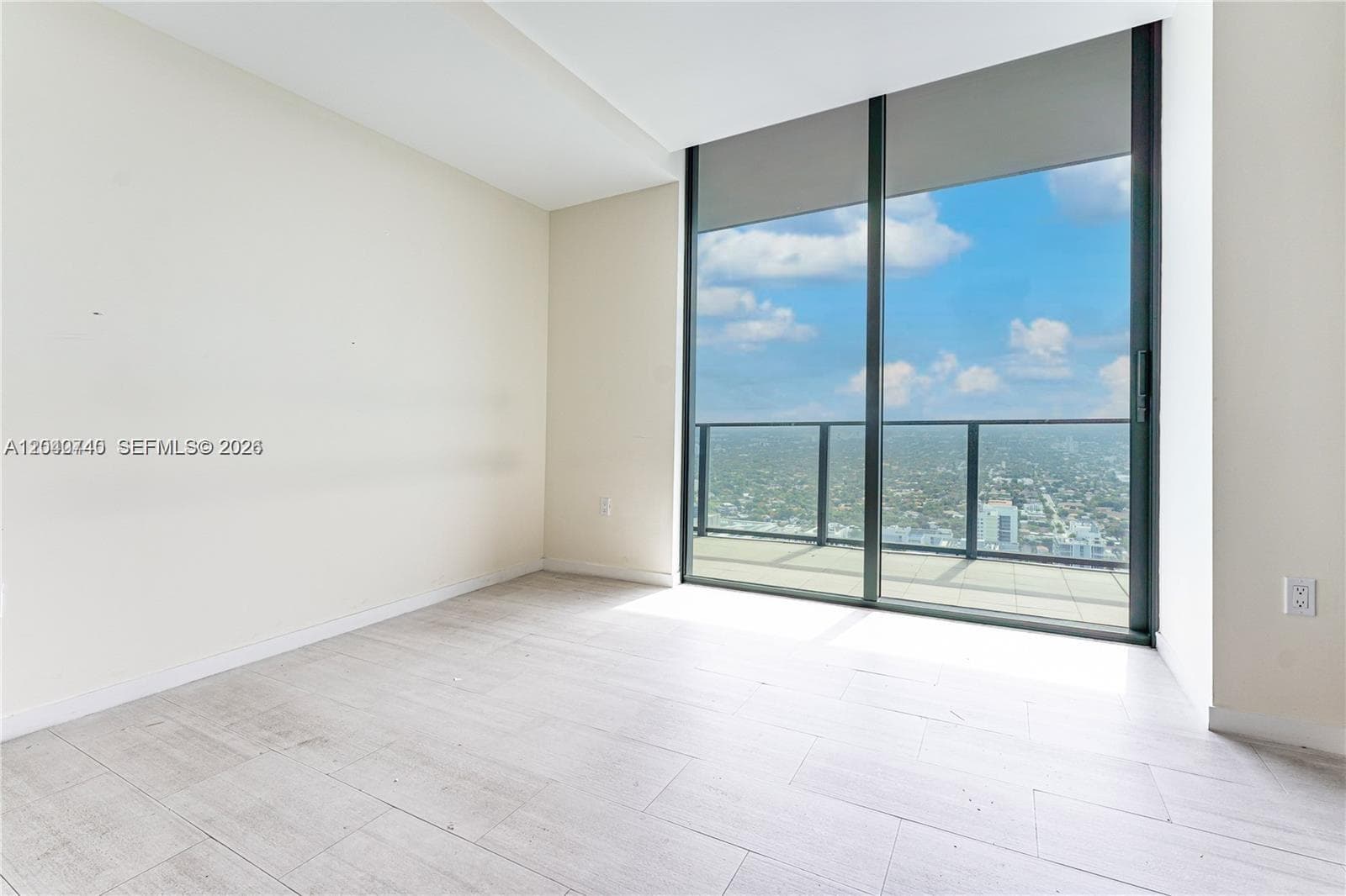 1000 Brickell Plz 4906 photo 4