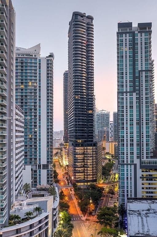 1000 Brickell Plz 4906 photo 25