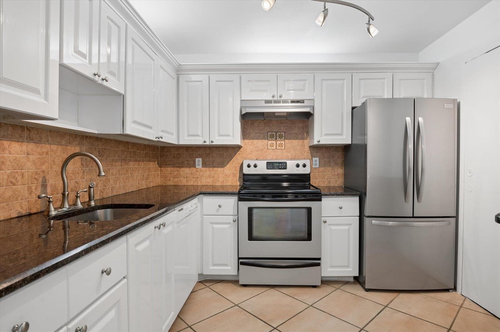 1170 N Federal Highway 309 photo 10