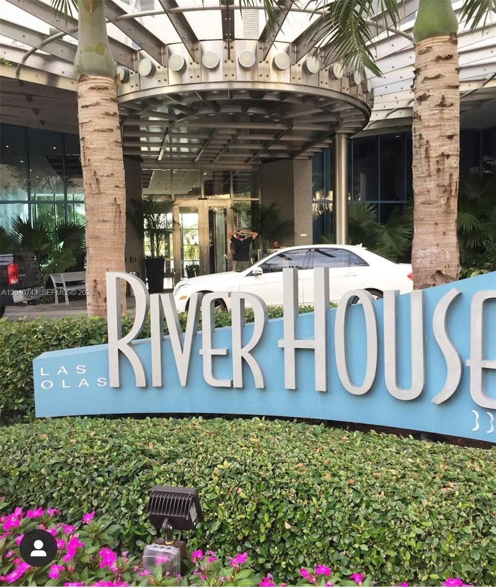 333 Las Olas Way 2506 photo 1