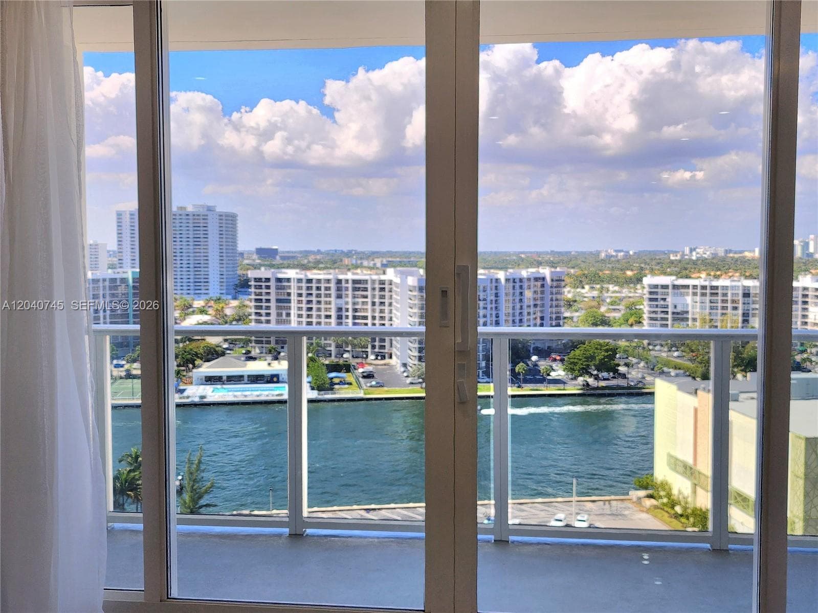 3505 S Ocean Dr PENTHOUSE 1502 photo 5