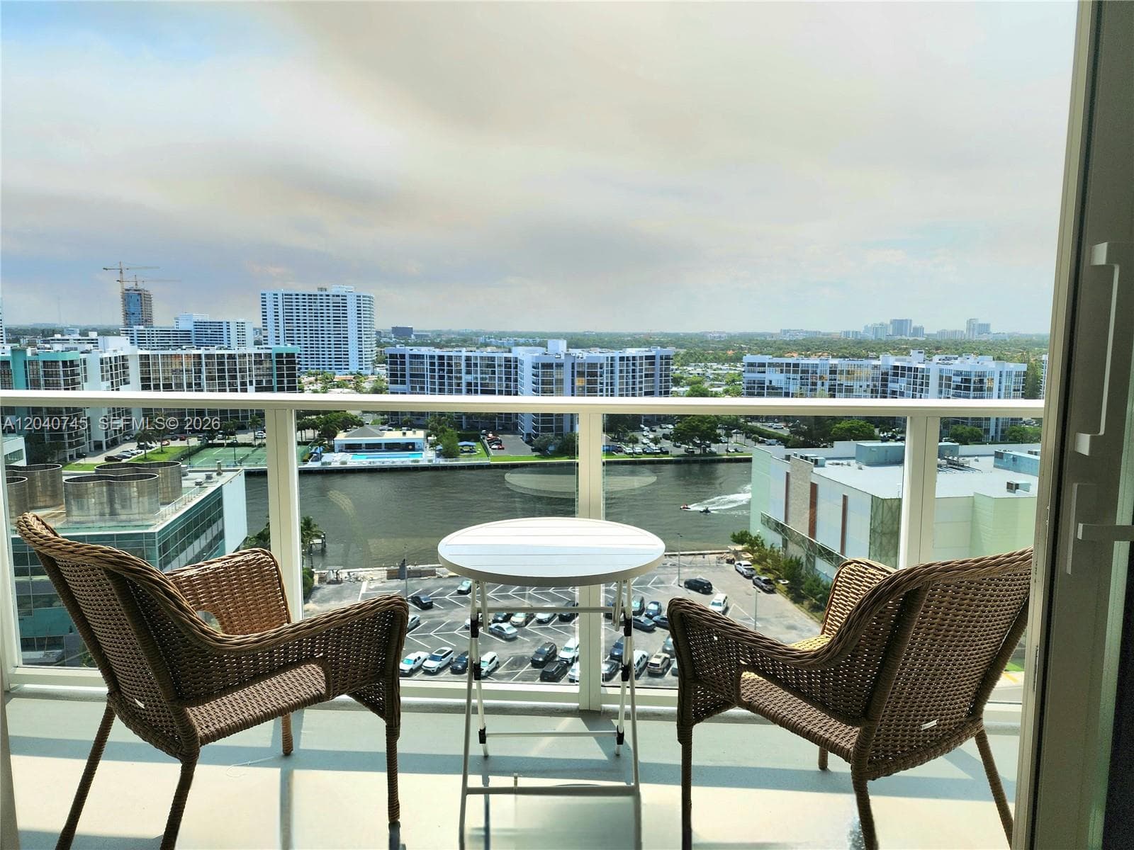 3505 S Ocean Dr PENTHOUSE 1502 photo 4