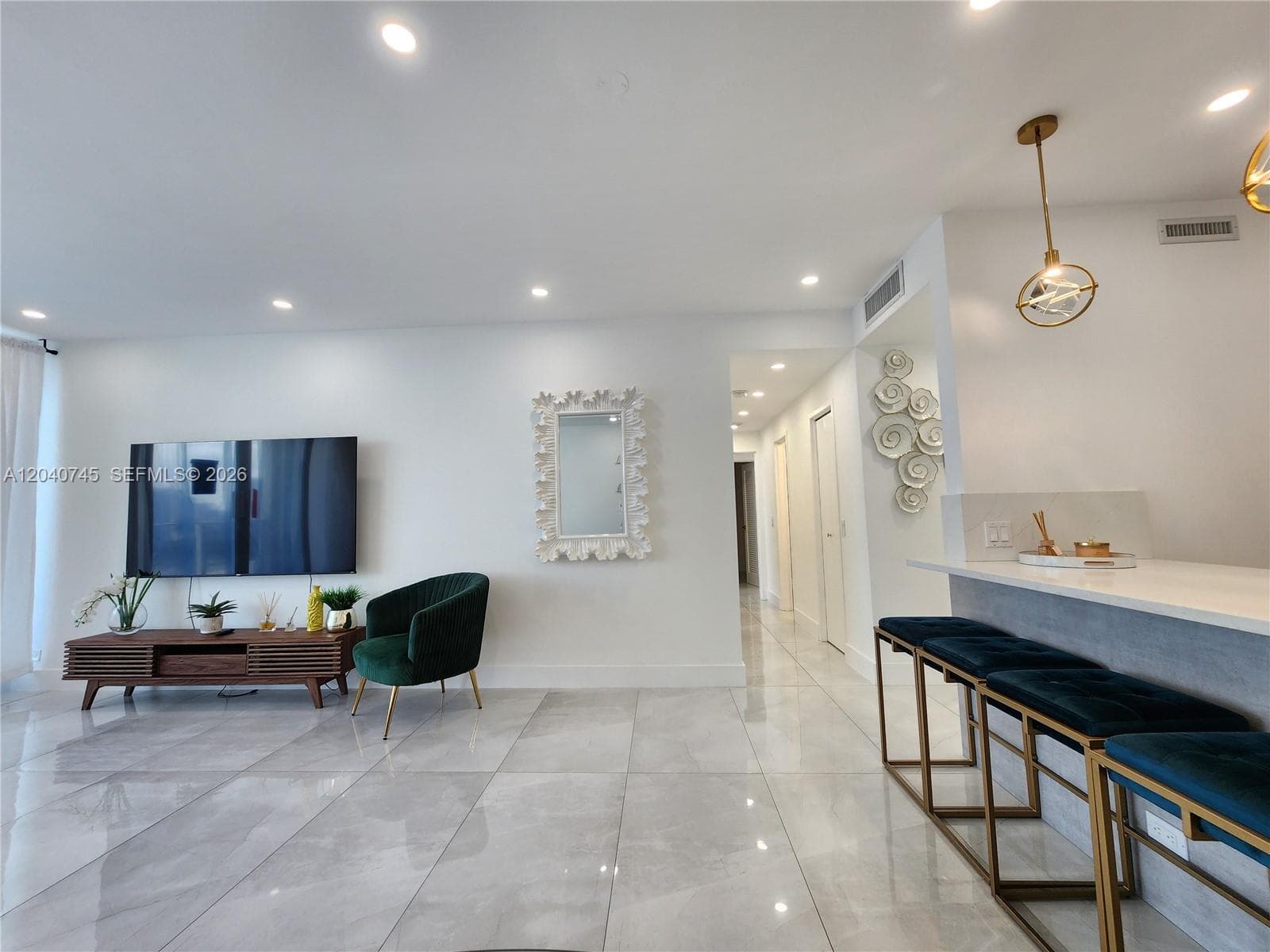 3505 S Ocean Dr PENTHOUSE 1502 photo 8