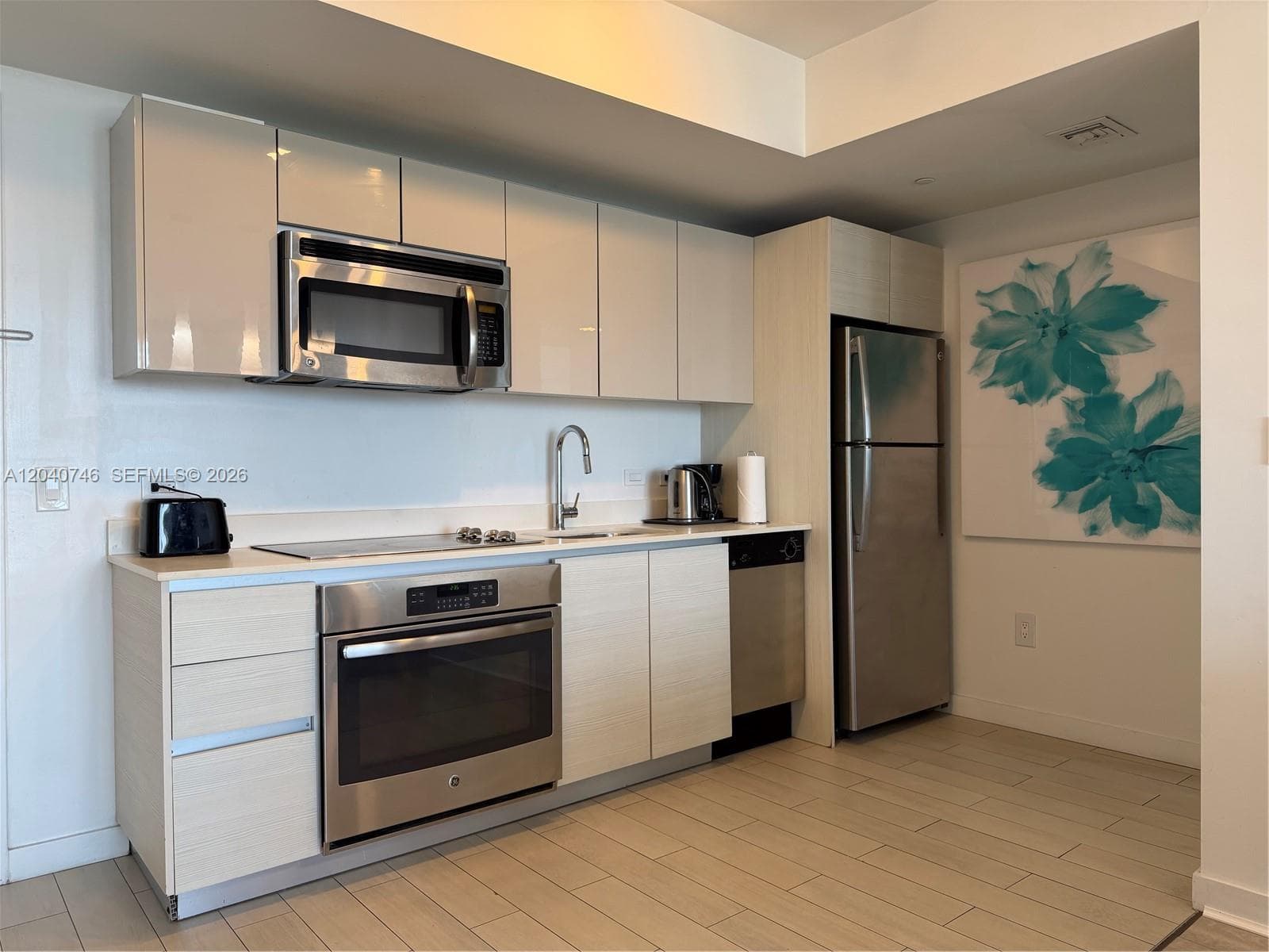 2602 E Hallandale Beach Blvd R1910 photo 11