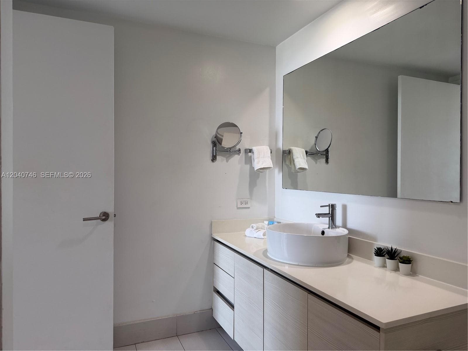 2602 E Hallandale Beach Blvd R1910 photo 21
