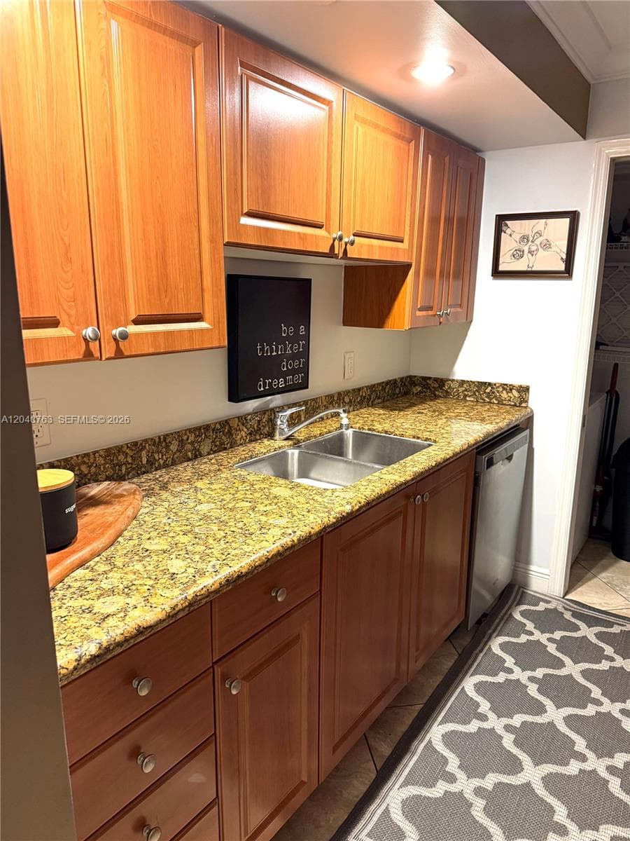 6917 Collins Ave 506 photo 4