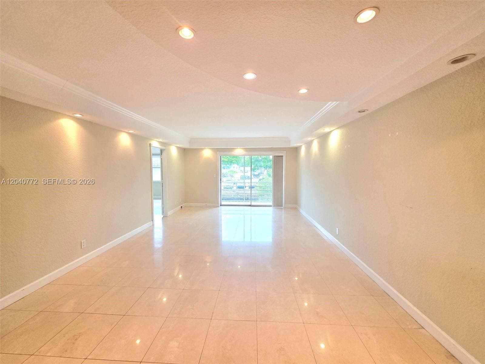 1400 NE 57th Ct 202 photo 3