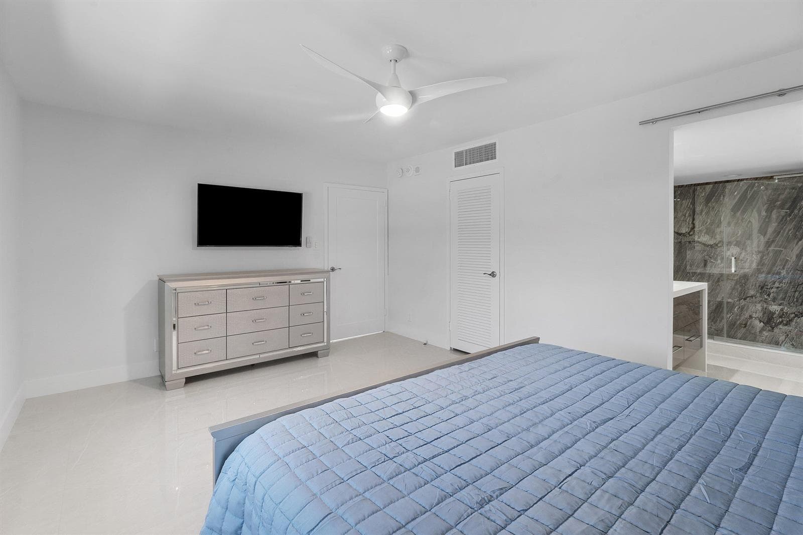 5480 N Ocean Drive B1c photo 13