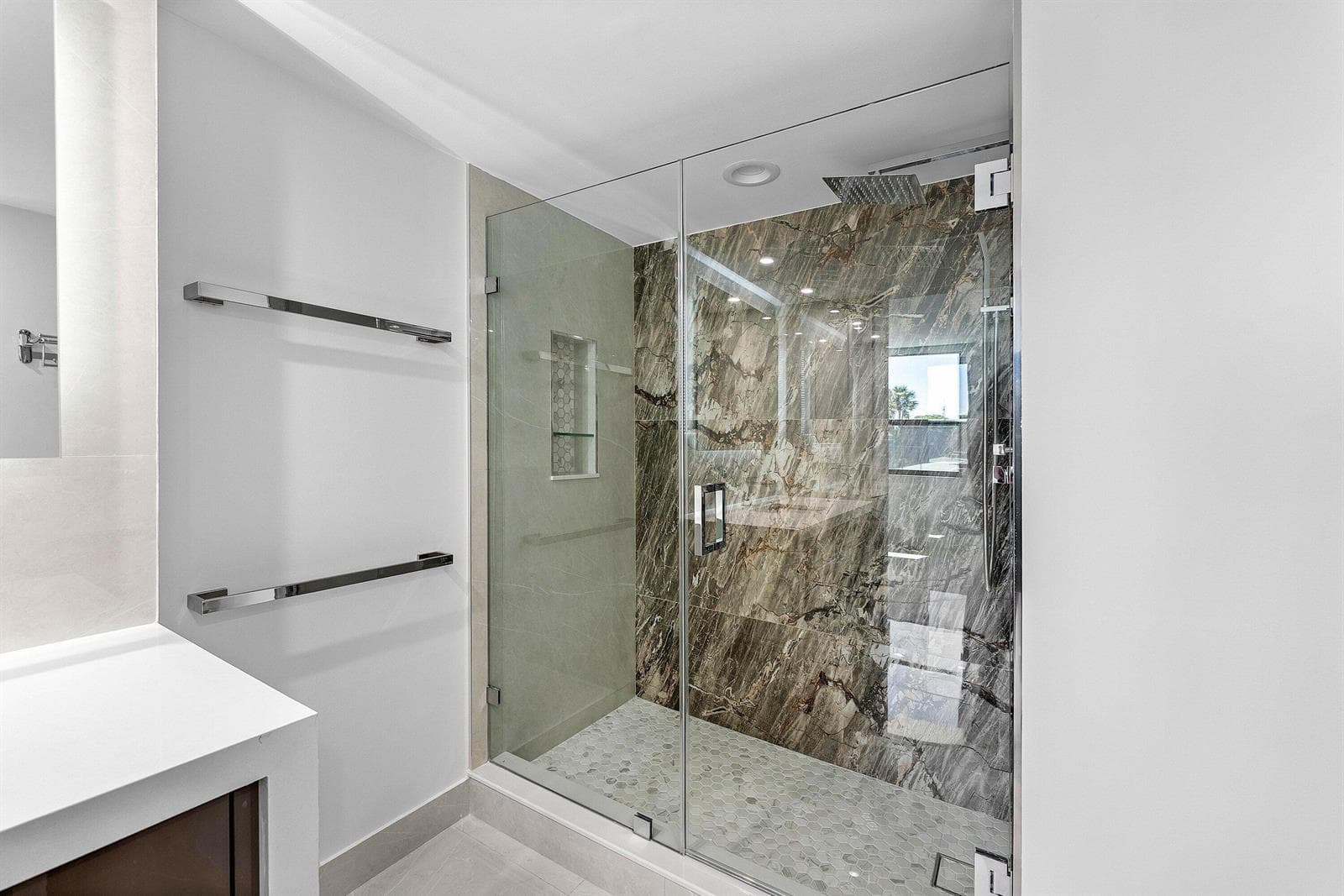 5480 N Ocean Drive B1c photo 16