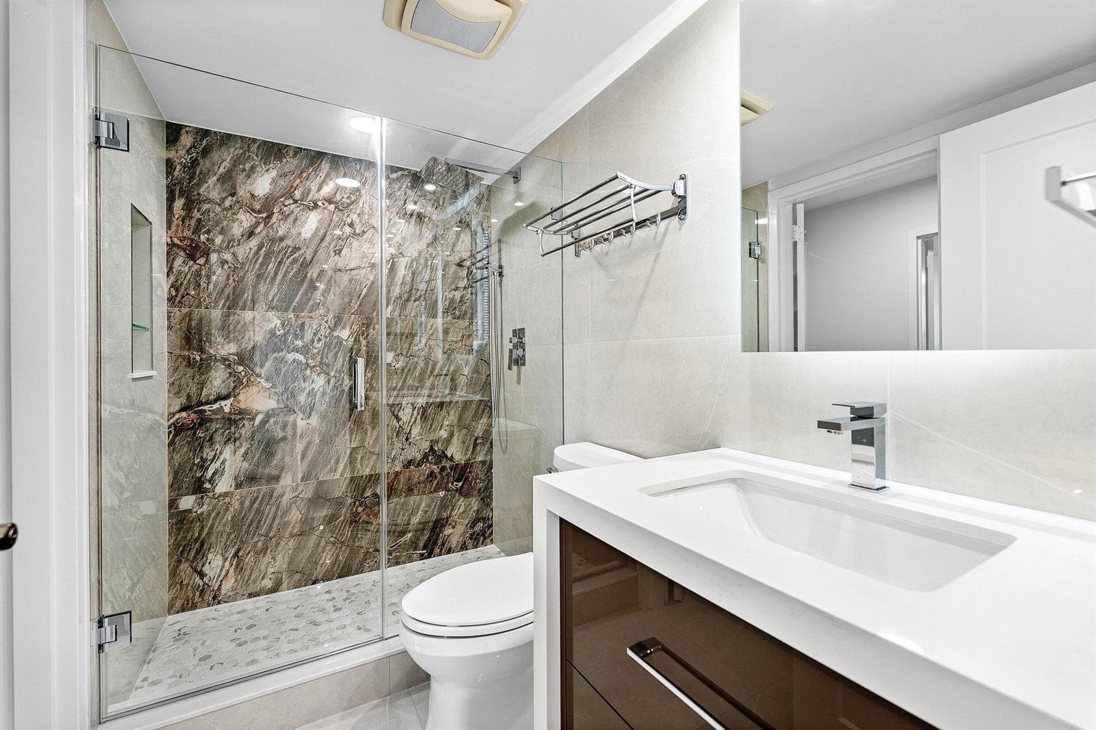 5480 N Ocean Drive B1c photo 22