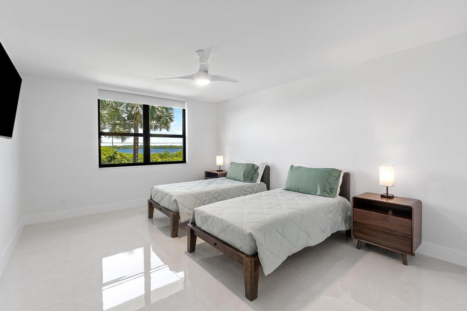 5480 N Ocean Drive B1c photo 18