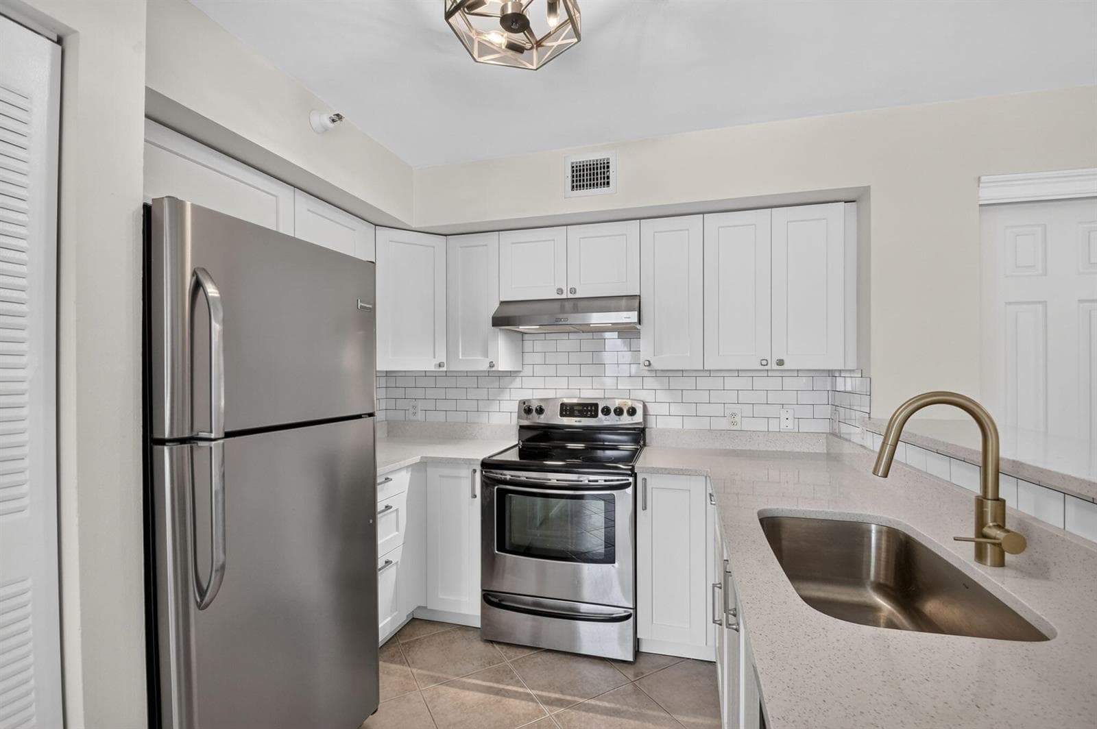 107 Yacht Club Way 208 photo 5