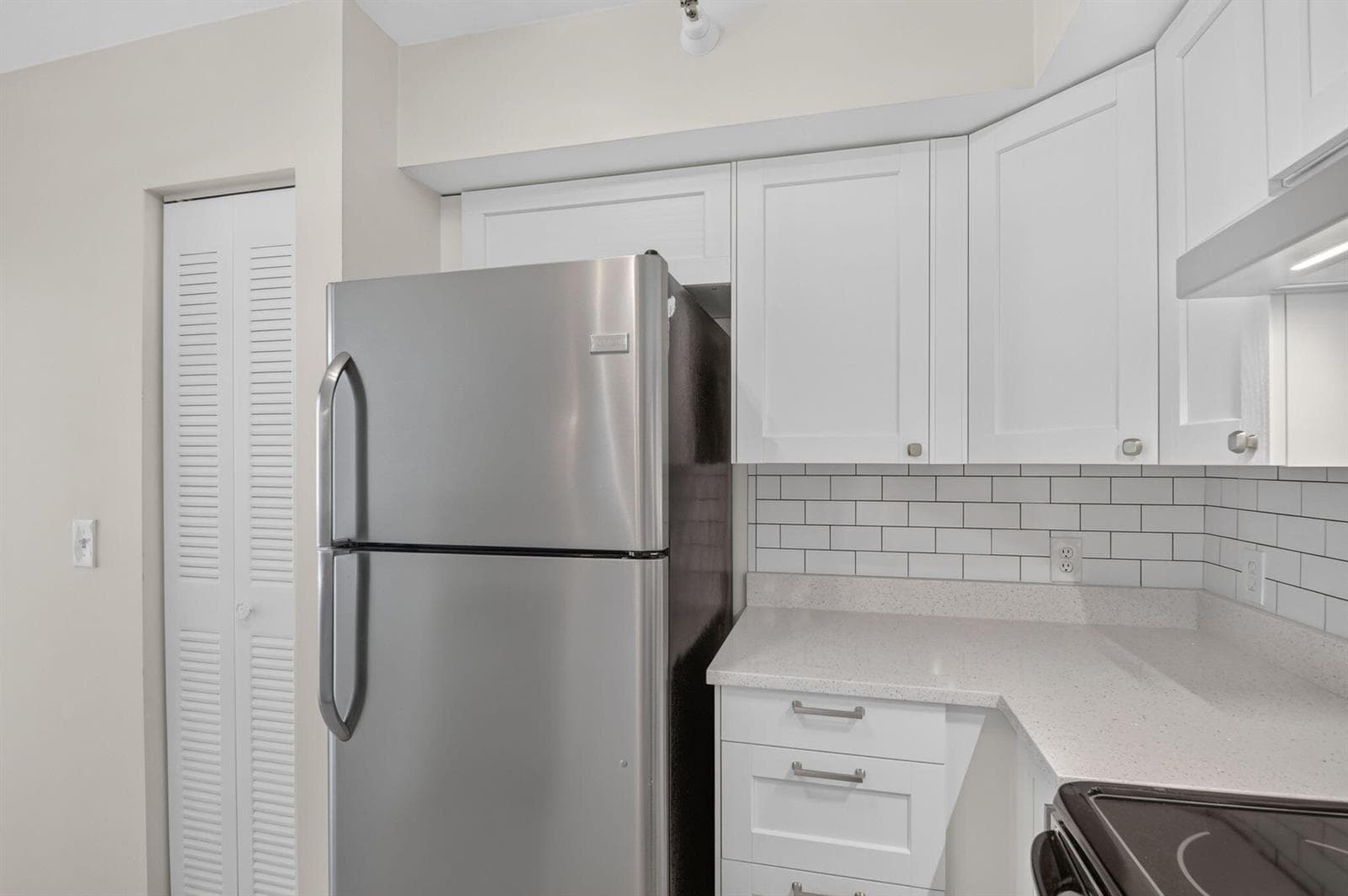 107 Yacht Club Way 208 photo 8