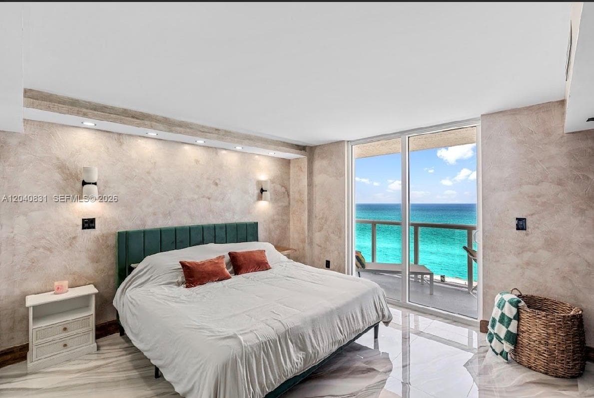 2457 Collins Ave 1603 photo 22