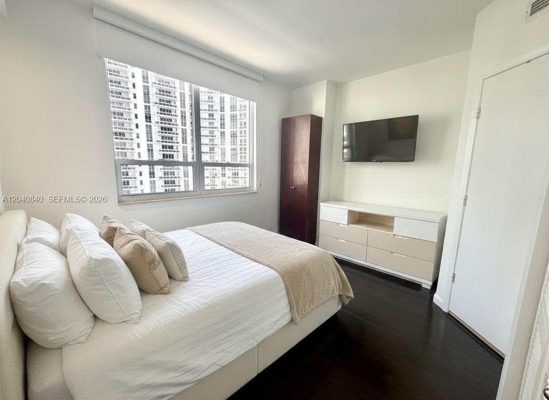 801 Brickell Key Blvd 1704 photo 6
