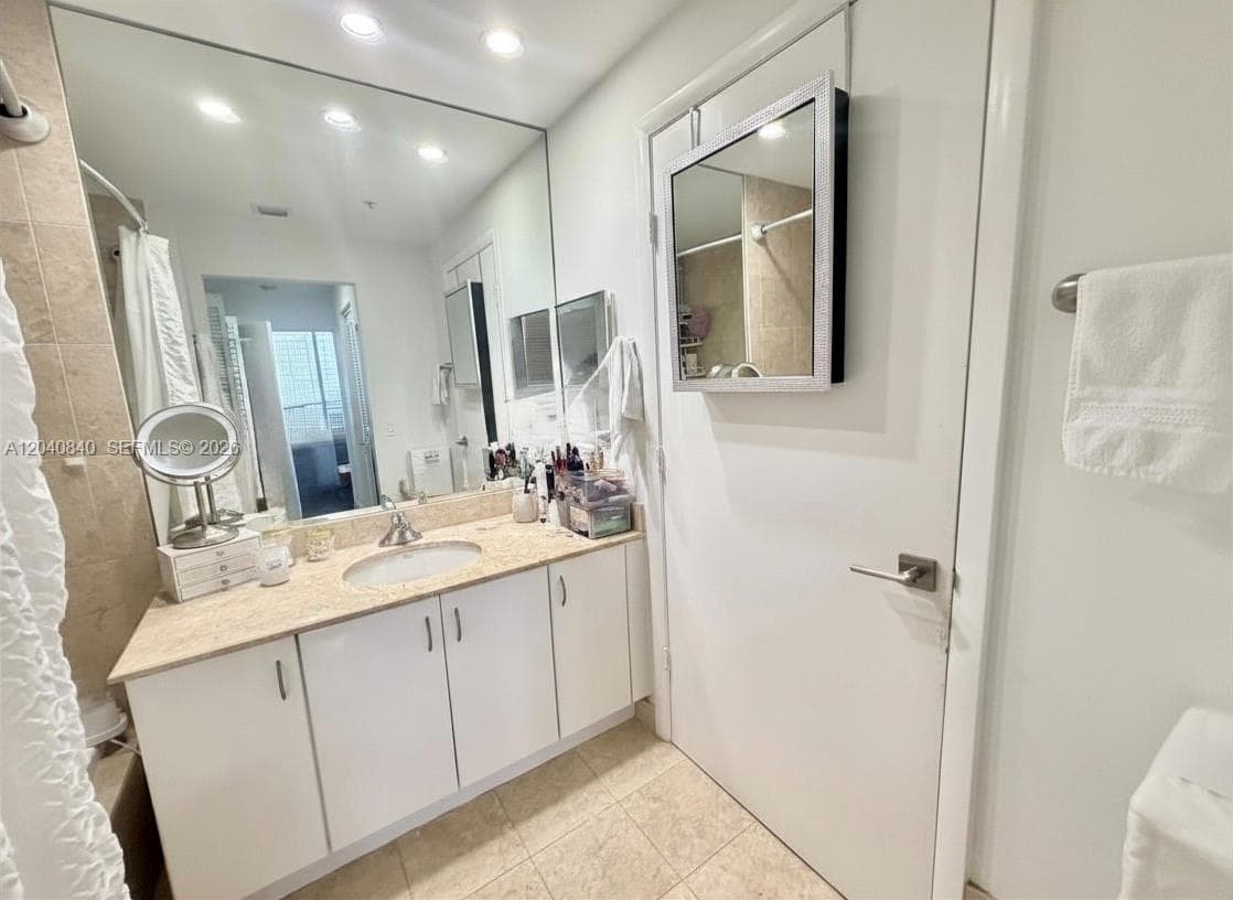 801 Brickell Key Blvd 1704 photo 3