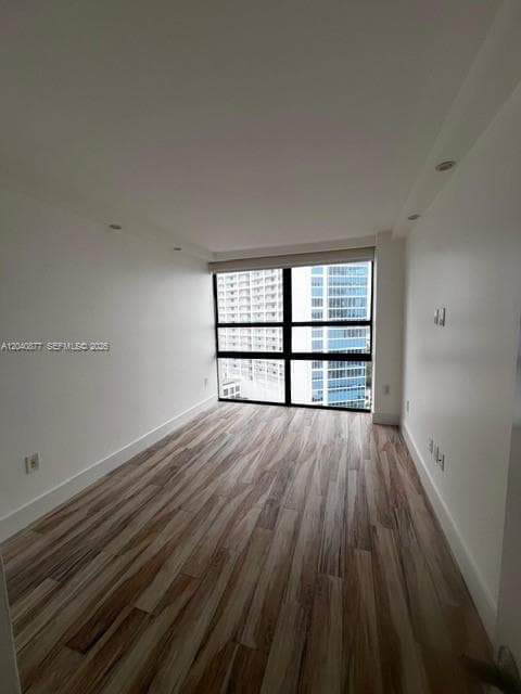 600 NE 36 1706 photo 6