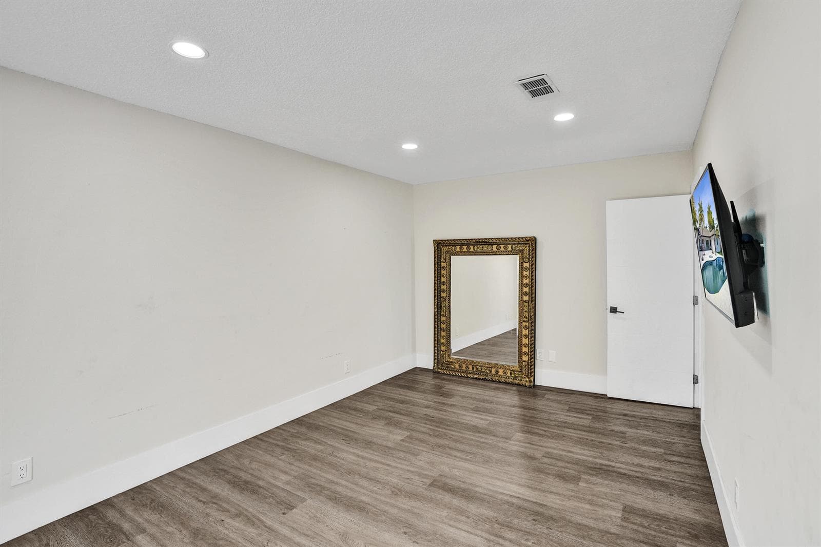 343 Layne Boulevard photo 23