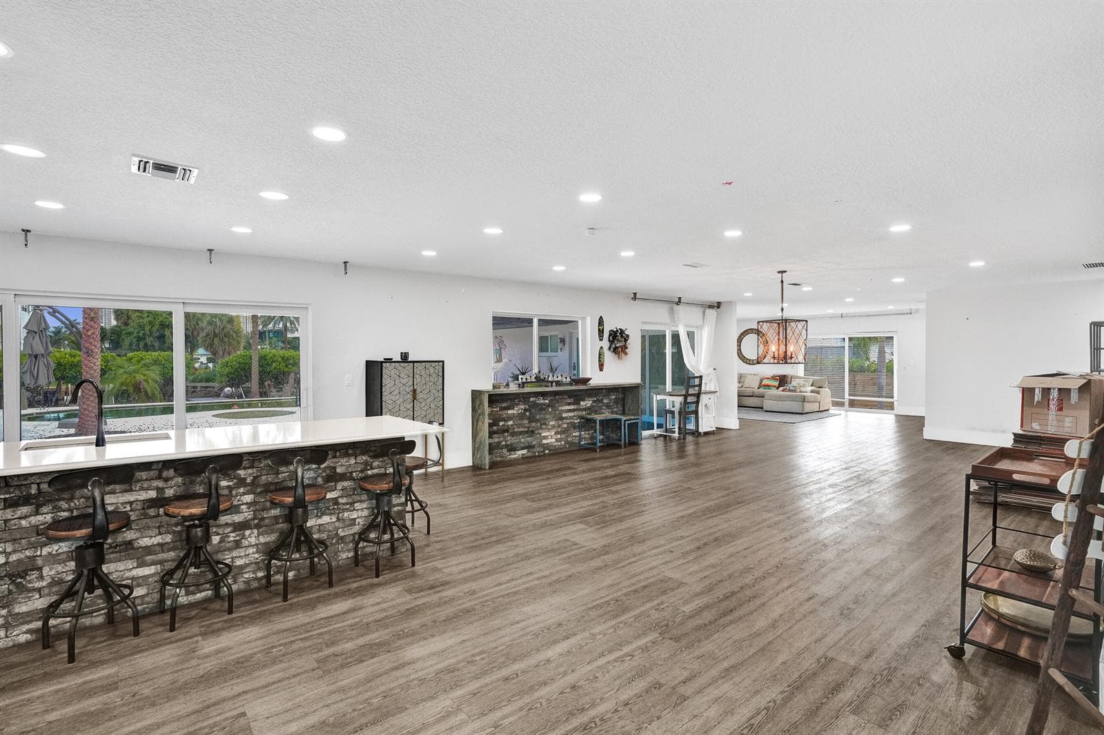 343 Layne Boulevard photo 3