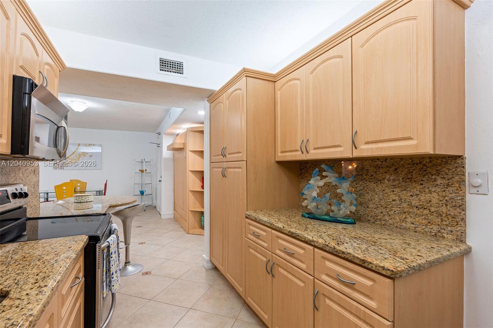 10185 Collins Ave 521 photo 12